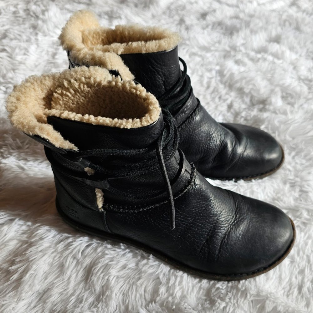 Ugg Australia Caspia lace-up black leather shearling ankle boots sz10
